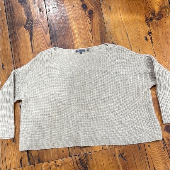 Vince Cream Crew Neck Cropped Sweater Minimalist Style Size Large - Picture 3 of 10